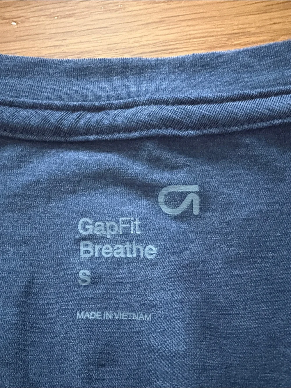 GAP Women's V-Neck Tee - Dark Blue - Picture 2 of 6